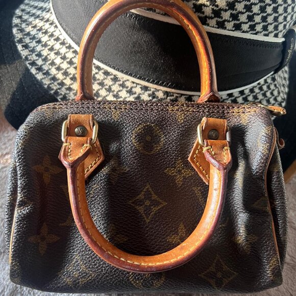 Louis Vuitton Monogram Mini Speedy ā Vintage Authentic ā Distressed & Loved - Picture 1 of 5